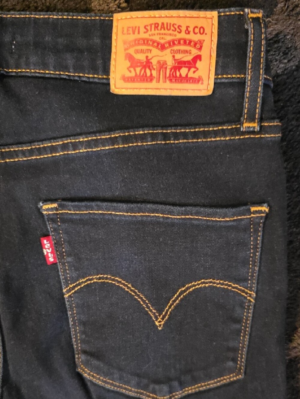 Levi's 721 High Rise Skinny Dark Blue Jeans with Gold Stitching - Picture 5 of 6